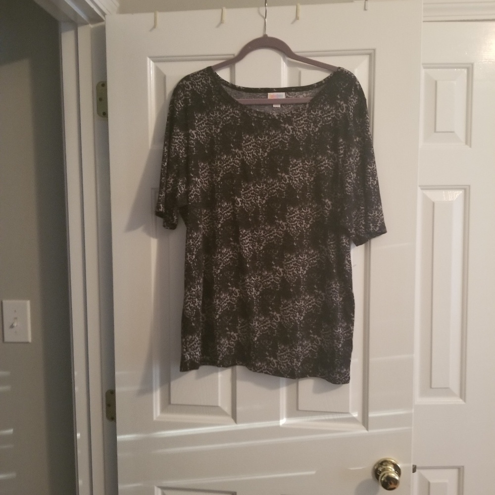 3x Lularoe Gigi - Snow Leopard